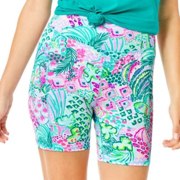 Lilly Pulitzer Pants - Lilly Pulitzer Weekender High Rise Bike Shorts Banana Split Print NWT M